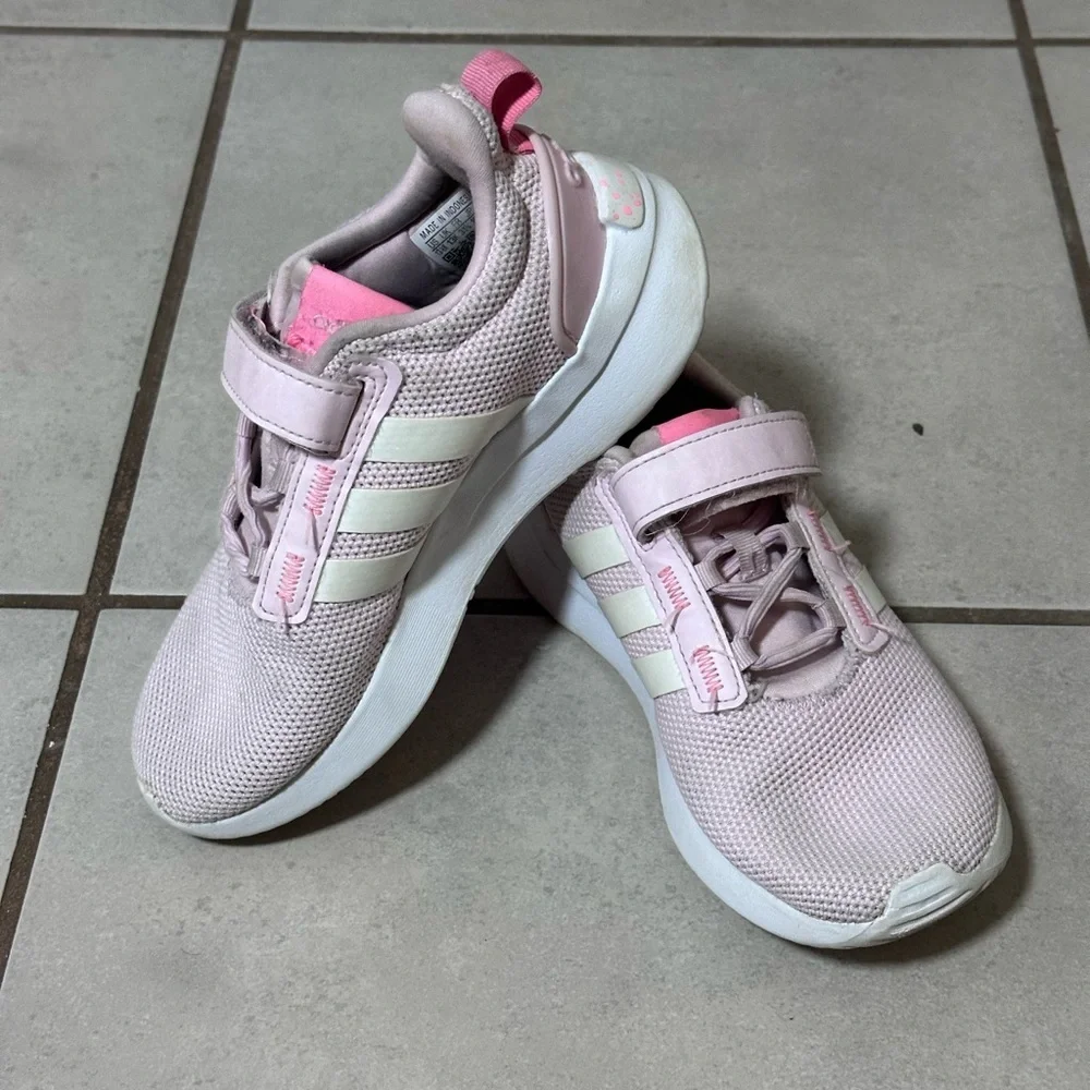 Adidas Girls Kids Pink Cloudfoam Sneakers TR21‎  Shoes size 13.5.